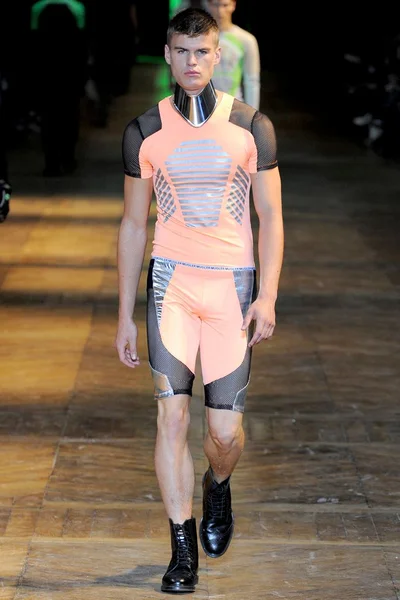 Look 23